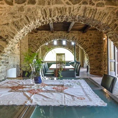 In With Outdoor Swimming Pool * Laureana Cilento
