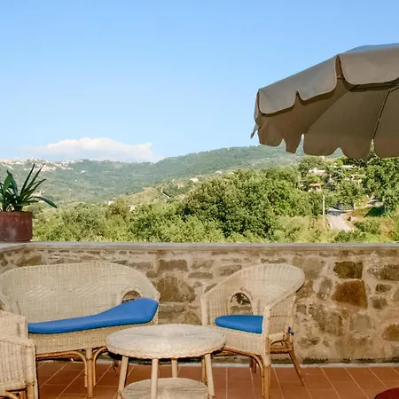 In With Outdoor Swimming Pool * Laureana Cilento